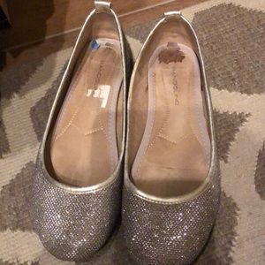 Bandolino silver sparkle flat